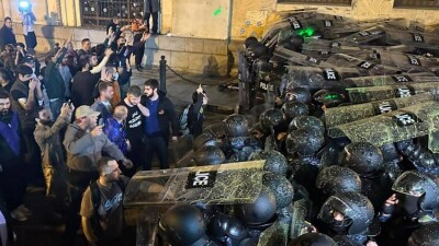 Полиция Грузии применила перцовый спрей на митинге против закона об "иноагентах"