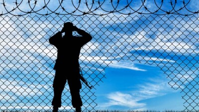 Пограничникам Кыргызстана и Таджикистана запретили применять оружие без законных оснований