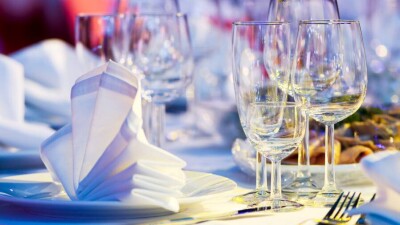 Той на 500 человек устроил чиновник в ресторане Караганды