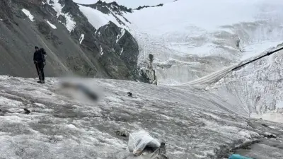 Тело неизвестного, найденного туристами в районе ледника Северцова, эвакуировали