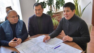 Аким Павлодарской области заявил, что не уедет из Экибастуза, пока не дадут тепло