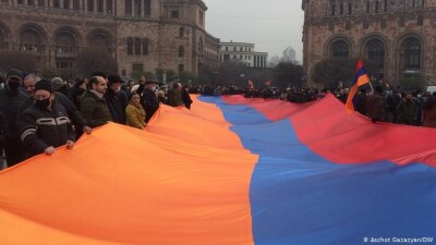 В Армении началась общенациональная забастовка. Оппозиционеры добиваются отставки Пашиняна