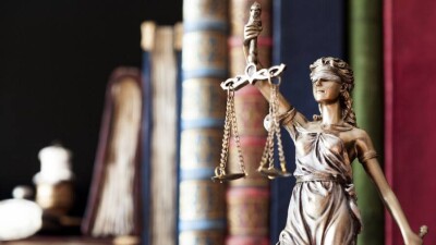 В Актобе оправдали экс-депутата, обвиняемого в изнасиловании несовершеннолетней