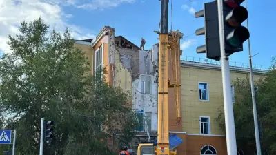 МЧС: Опасные конструкции обрушившегося здания в Караганде разобрали