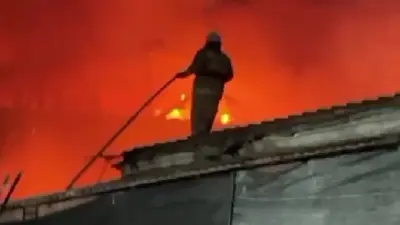 Административное здание горит в Алмалинском районе Алматы