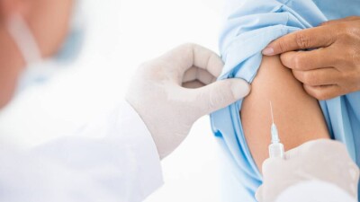 В Евросоюзе 50% взрослого населения получили хотя бы одну прививку от Covid-19