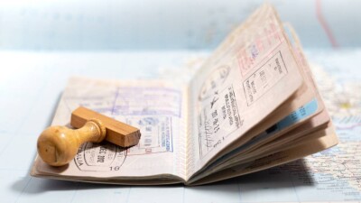 Великобритания ужесточает визовые правила. Студенты-иностранцы не смогут привозить свои семьи