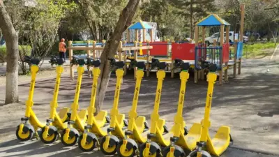 Куда жаловаться на стоянки самокатов у детских площадок, сообщили в акимате Алматы