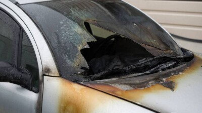 Автомобиль районного судьи подожгли в ЗКО