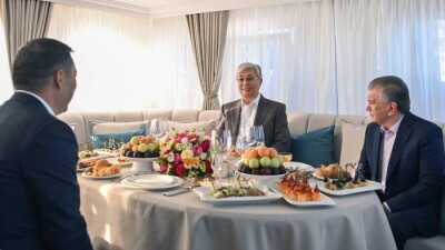 Токаев с президентами Кыргызстана и Узбекистана прокатился на теплоходе по Иссык-Кулю