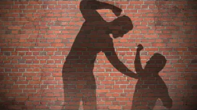 Избил собственного отца: прокурор запросил 6 лет для подсудимого в Туркестанской области