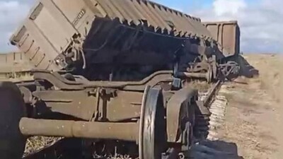 Тепловоз и локомотив столкнулись у разъезда Сарысу. Есть пострадавшие