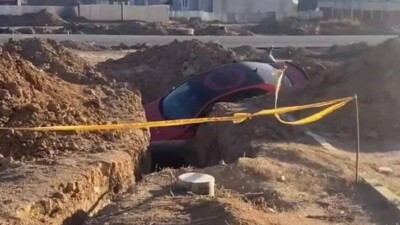 Пьяную водительницу, въехавшую на машине в яму и повредившую газопровод в Актобе, надолго лишили прав