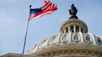 Байден распорядился приспустить флаги в США в память о миллионе жертв Covid-19