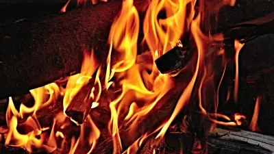 Двух постояльцев гостиницы в Петропавловске спасли при пожаре