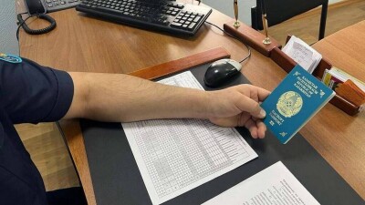 Девять жителей ВКО выдворили из Казахстана за двойное гражданство