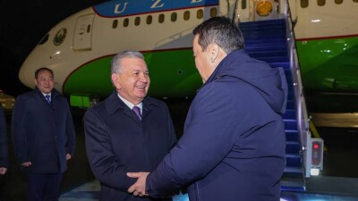 Президент Узбекистана Шавкат Мирзиёев прилетел в Астану