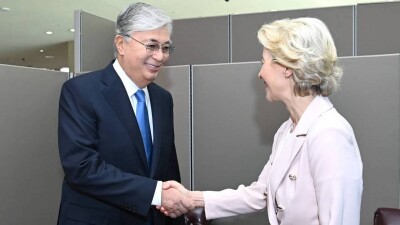 Токаев обсудил международную повестку с главой Европейской комиссии