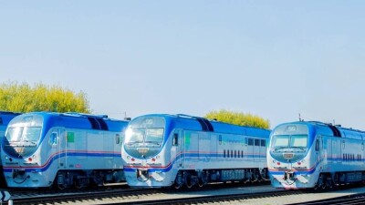 В Туркменистане из-за аномальной жары ограничили движение поездов и самолётов