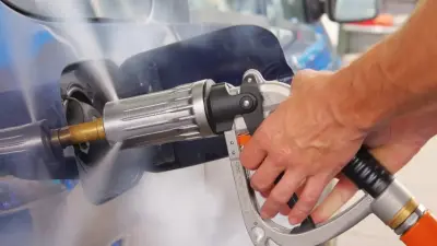 Стоят в очереди, записываются заранее: дефицит автогаза наблюдается в Шымкенте