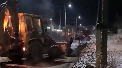 В Талгаре вновь укладывают асфальт в снег