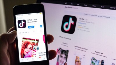"Плохие вещи показывает". Депутаты в Кыргызстане требуют запретить TikTok