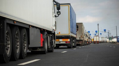 Пробка из большегрузов скопилась на границе с Китаем. В КГД ответили, когда её ликвидируют