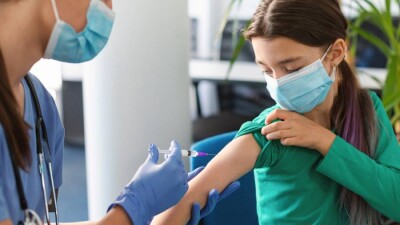 В России вакцину "КовиВак" испытают на детях