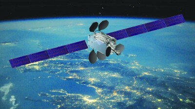 Спутник, созданный Boeing, разрушился на орбите Земли. Более 80 обломков угрожают космическим аппаратам