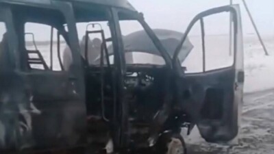 Школьный автобус с детьми загорелся на трассе в Павлодарской области