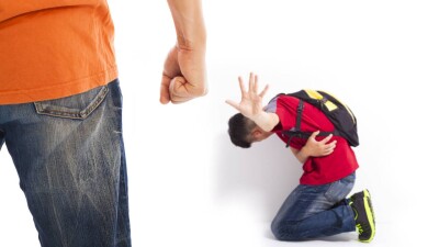 Действия учителя физкультуры в Алматы проверит полиция после жалоб ученика о побоях