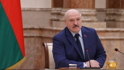Лукашенко: США на фоне кризиса с мигрантами хотят развязать войну