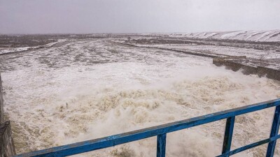 Угроза прорыва дамбы водохранилища в Актюбинской области. Эвакуируют жителей дачных массивов города