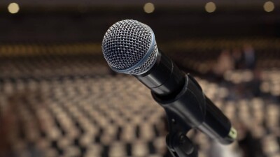 Мошеннику, вручавшему награду на женском форуме в Алматы, условный срок заменили на реальный