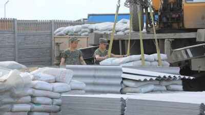 Гуманитарную помощь со стройматериалами прислал Таджикистан для пострадавших от паводка казахстанцев