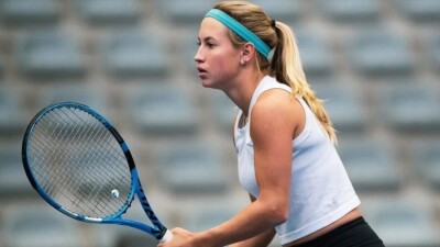 Юлия Путинцева вышла в четвертьфинал турнира в Чарльстоне из-за травмы экс-первой ракетки мира Мугурусы