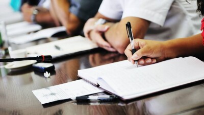 Путин запретил чиновникам в России использовать иностранные слова