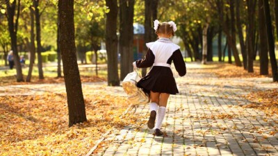 Депутат в Кыргызстане осудил школьниц за короткие юбки: Девочки сами провоцируют педофилов