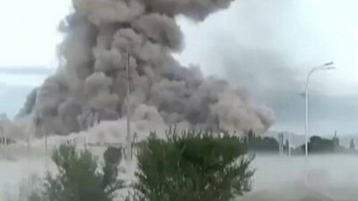 Минобороны: Осколков боеприпасов нет, взрывы носят характер ударной волны, большого звукового воздействия и пламени