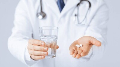 В Евросоюзе разрешили применять таблетки от коронавируса