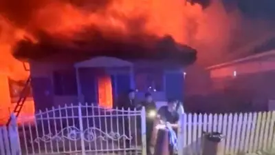 Полицейский спас мужчину из горящего дома в Талдыкоргане