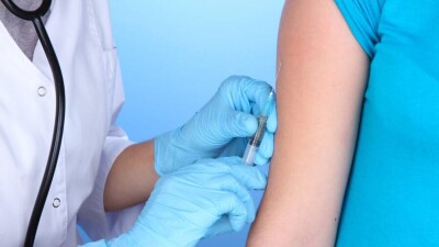 70% взрослых жителей Евросоюза полностью привиты от коронавируса