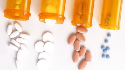 В США одобрили таблетки Pfizer и Merck для лечения коронавируса