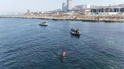 Очистку дна Каспийского моря начали водолазы в Актау: что они обнаружили на глубине 10 метров