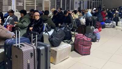 Более 700 пассажиров застряли в аэропорту Шымкента из-за тумана