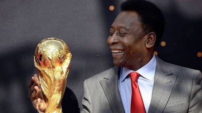 Легенда мирового футбола Пеле прощается с семьёй и друзьями