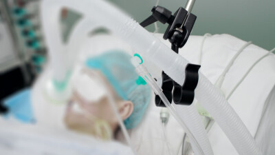 В Уральске 90% коек в инфекционных стационарах заполнены больными коронавирусом