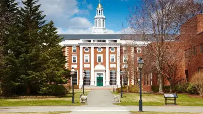 Администрация Трампа вновь подала в суд на Гарвард из-за несоблюдения требований защиты студентов