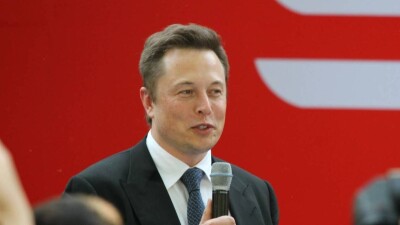 Илон Маск пообещал ежедневно раздавать по 1 млн долларов избирателям в США