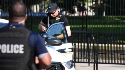 Стрельбу в парке возле школы устроили подростки в США, два человека погибли